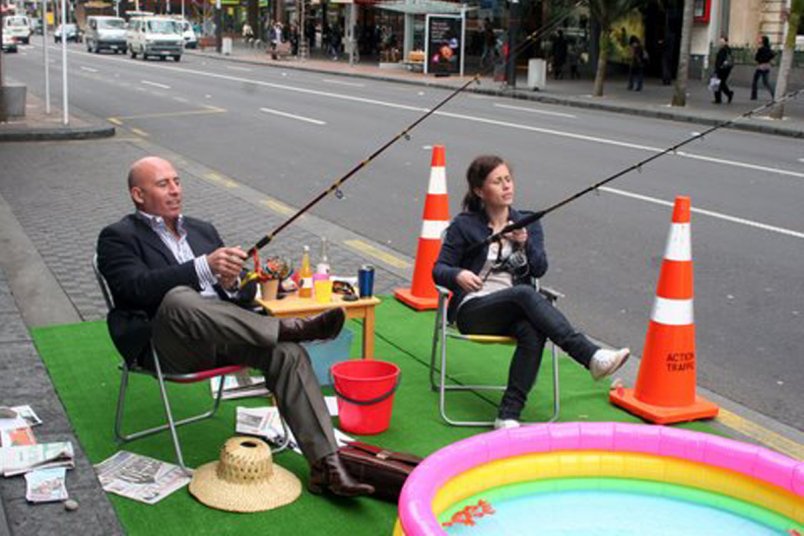 Ludo Campbell Reid and Natalie Donze, Park(ing) Day 2009 in Auckland's city centre.